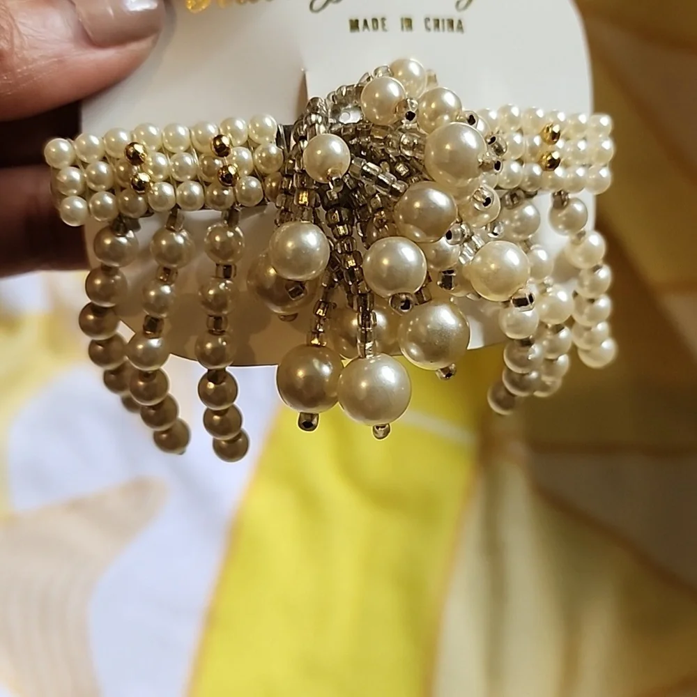 NWT Faux Pearl Hair Jewelry Clip for Girls